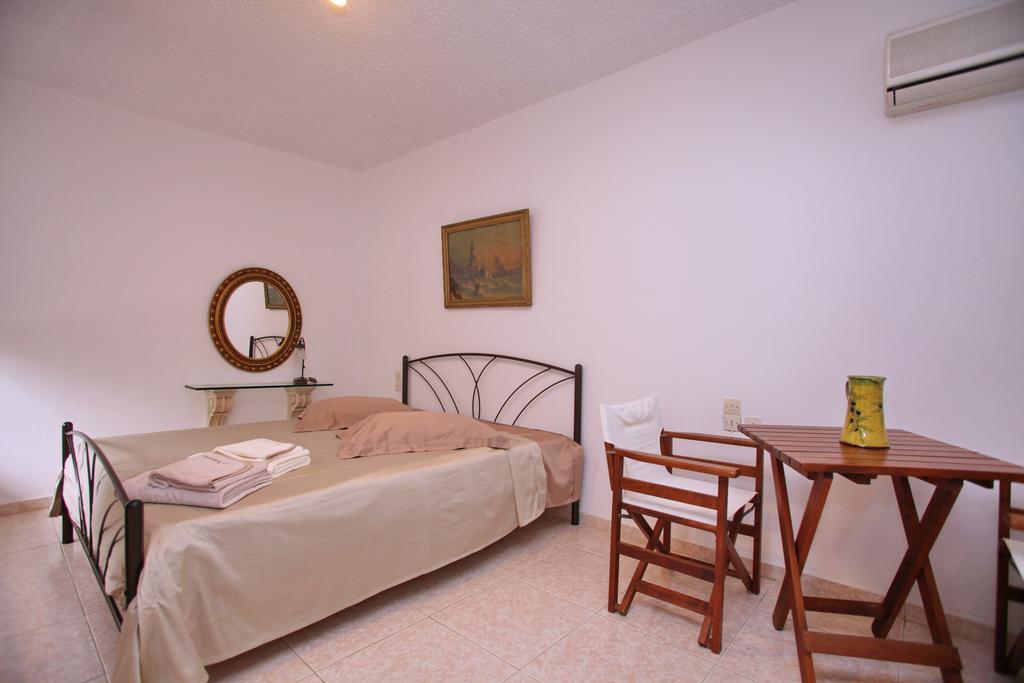 Marlitsis Apartments & Studios Skopelos Town Exterior photo