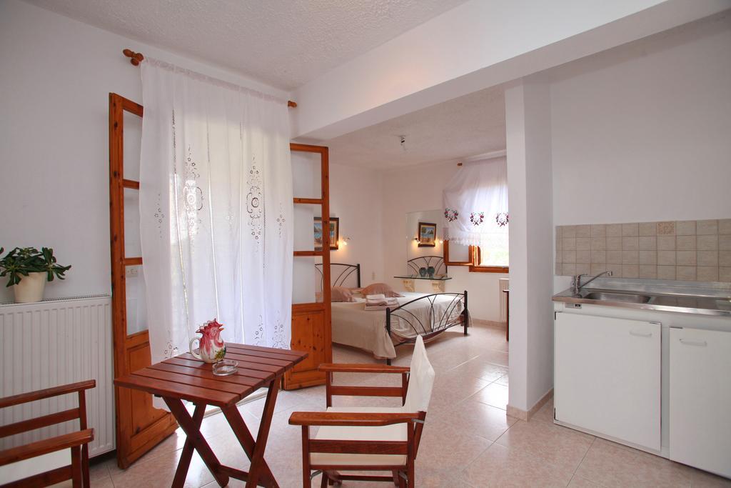 Marlitsis Apartments & Studios Skopelos Town Exterior photo