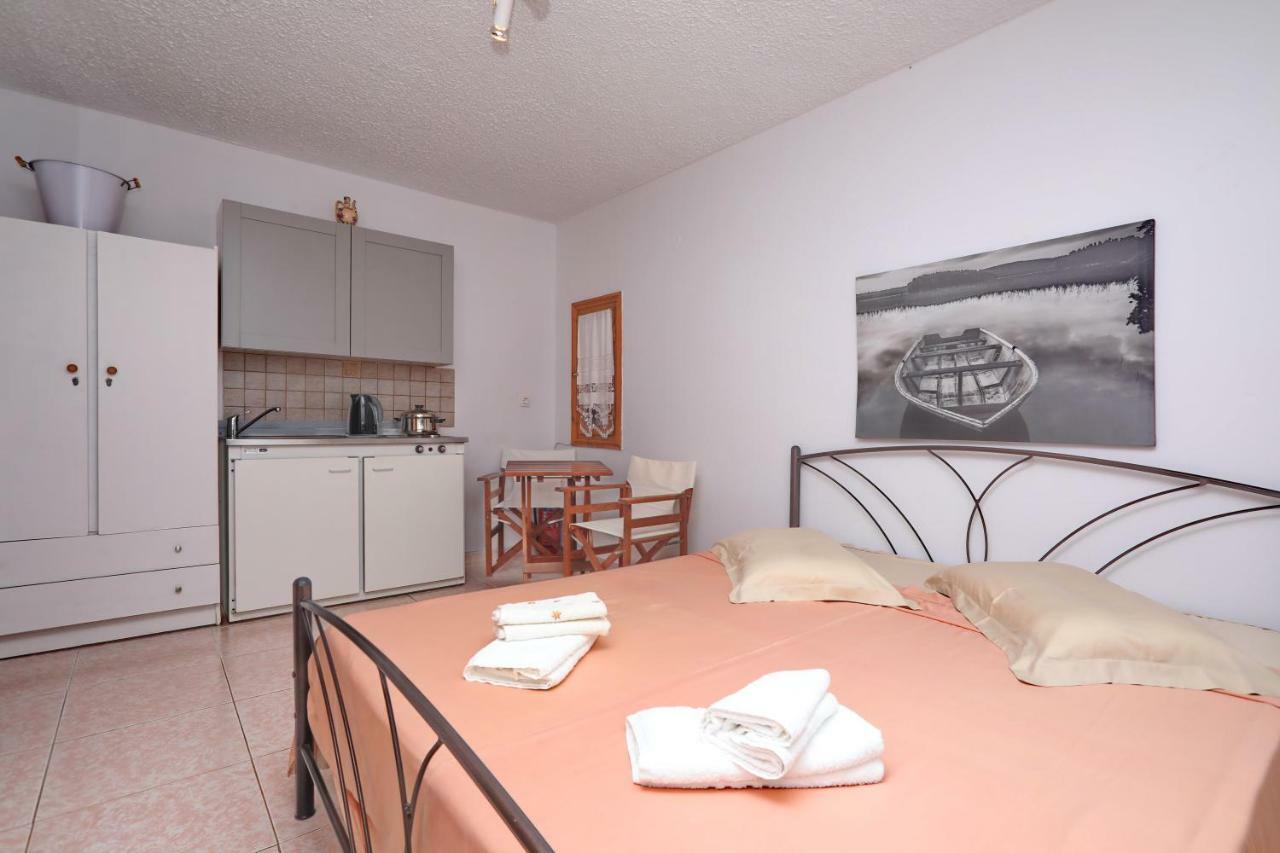 Marlitsis Apartments & Studios Skopelos Town Exterior photo
